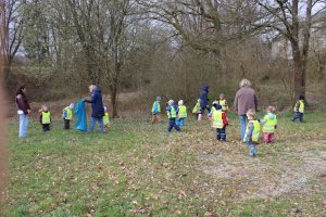 Kindergarten Beim Müllsammeln